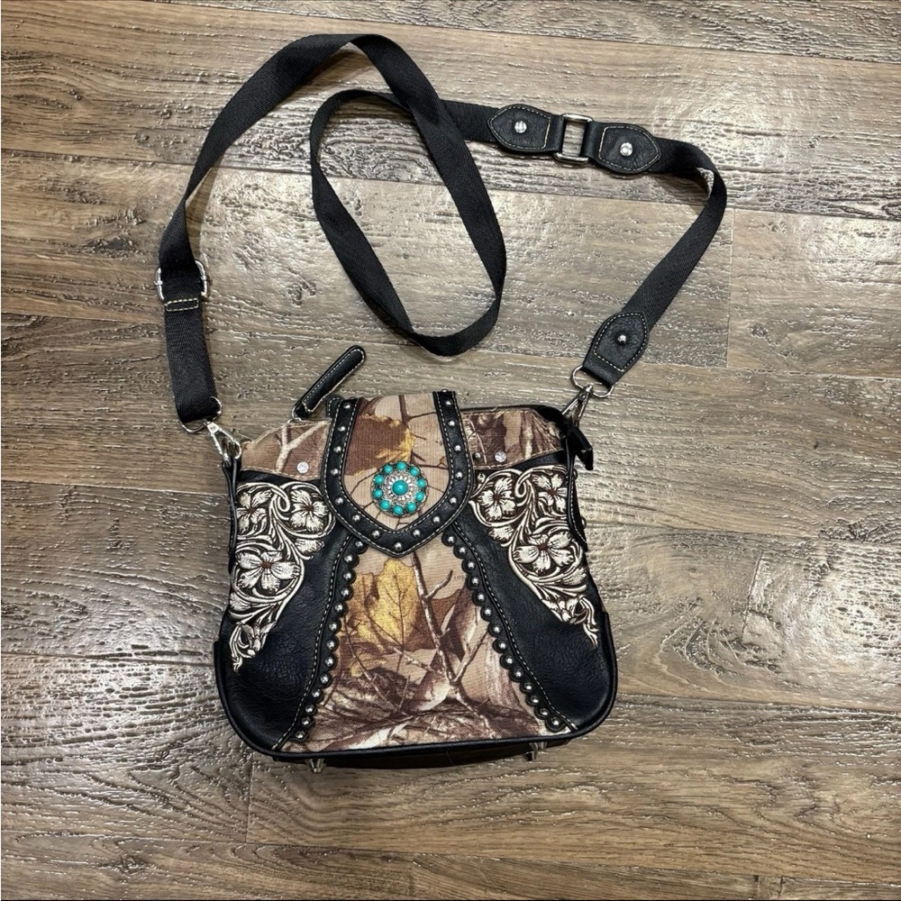 2000s Realtree Camouflage Jeweled Shoulder Bag Purse Y2K Pockets